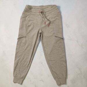 Athleta Bay Beach Capri Joggers Gray French Terry Athleisure Pants M NWT